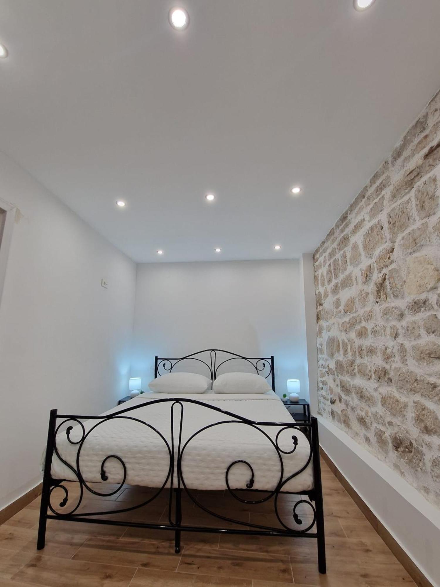 Small House Saint Michael Sibenik Ngoại thất bức ảnh